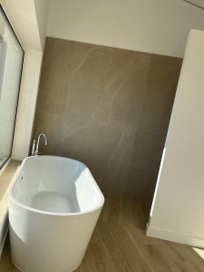 bathroom upstairs 1